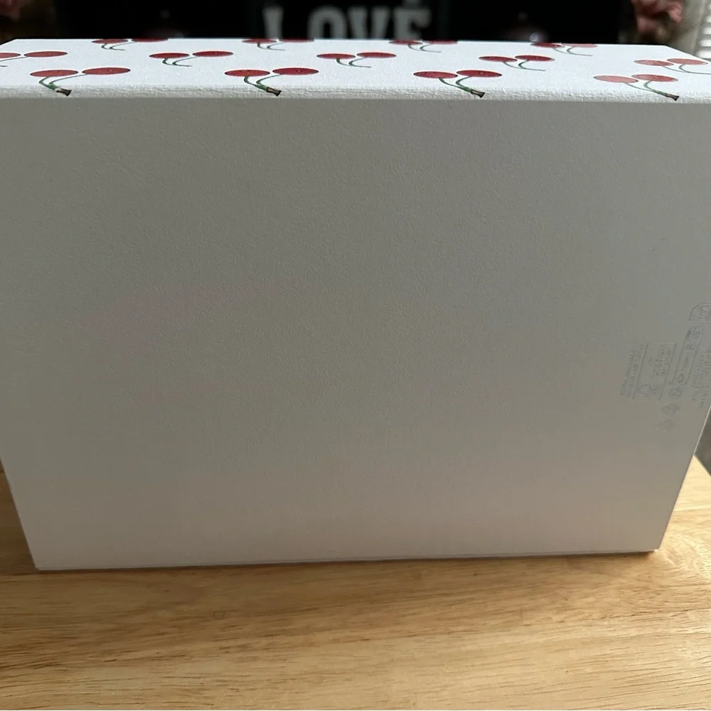 Louis Vuitton White and Red Cherry Box - Picture 5 of 5